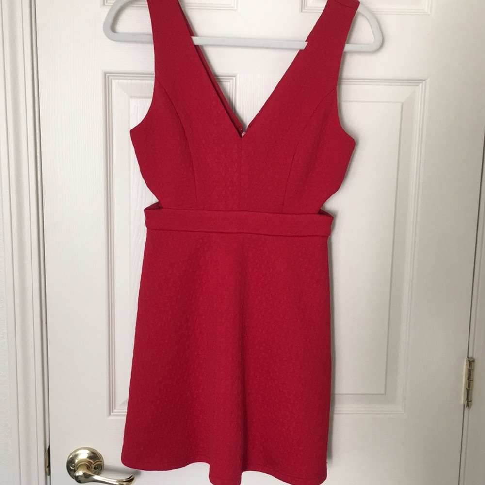 Deep V red dress ❤️